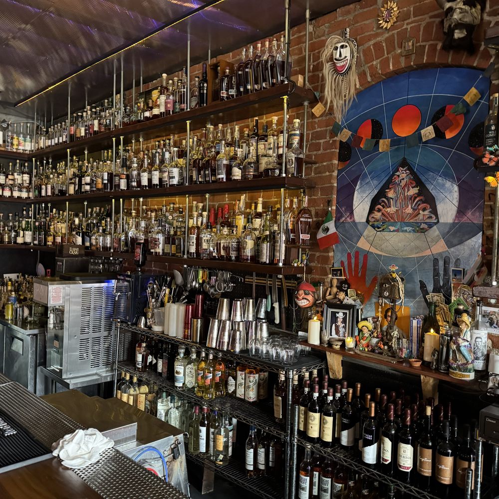 Finn's Manor - Cocktail Bars Near Me - Denver, Colorado Finn's Manor - Cocktail Bars Near Me - Denver, Colorado