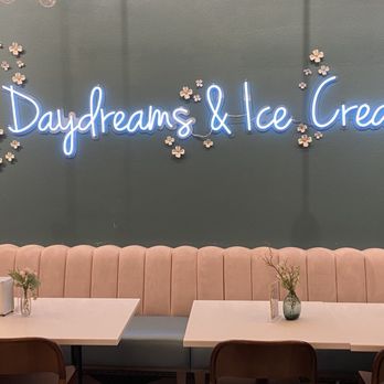 Huckleberry's - Ice Cream & Frozen Yogurt Near Me - Wisconsin Dells, Wisconsin