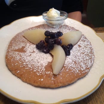 La Note - Gingerbread pancake with berries and pear - French Near Me - Berkeley, California La Note - Gingerbread pancake with berries and pear - French Near Me - Berkeley, California