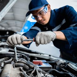 Dynamic Motors - We don't just sell cars, we also have a top-of-the-line in-house repair shop to keep your vehicle in tip-top shape!
