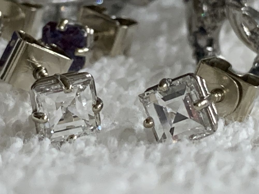 BASS’ FINE JEWELRY Updated September 2024 21 Photos 2013 Airline