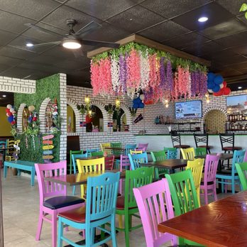 La Tinaja Bar and Grill - Indoor seating - Dominican Near Me - Spring Hill, Florida
