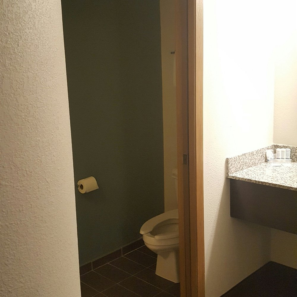 Sleep Inn Near Washington State Line - 1 Queen room bathroom - Hotels Near Me - Post Falls, Idaho Sleep Inn Near Washington State Line - 1 Queen room bathroom - Hotels Near Me - Post Falls, Idaho
