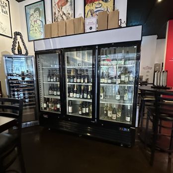 Davis Wine Bar - Cold wines and champagne - Wine Bars Near Me - Davis, California