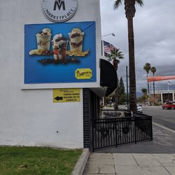 Freddy's Hawaiian Plates - Outside view