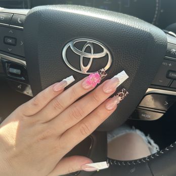 Top Nails & Spa - Nails by Tee - Nail Salons Near Me - Los Angeles, California Top Nails & Spa - Nails by Tee - Nail Salons Near Me - Los Angeles, California