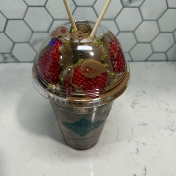 Keffiyeh Cafe - Chocolate Strawberries with Dubai chocolate - Coffee & Tea Near Me - Richmond, Virginia