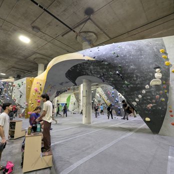 Dogpatch Boulders - Gyms Near Me - San Francisco, California
