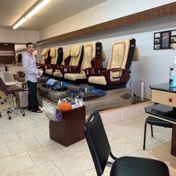 Integrity Nails - Pedicure chairs