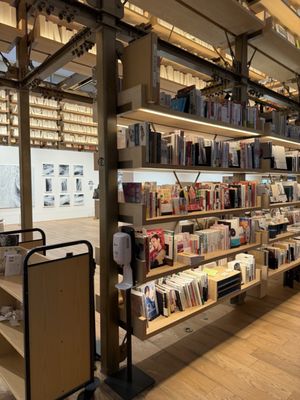 GINZA TSUTAYA BOOKS by null
