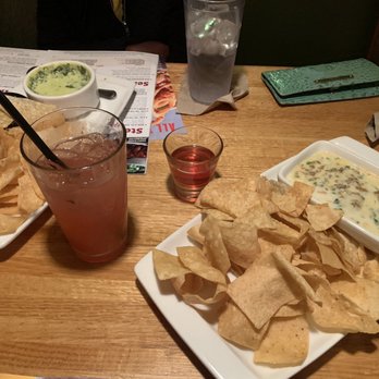 Applebee's Grill + Bar - Taco Topped Queso and Chips - American Near Me - Baton Rouge, Louisiana Applebee's Grill + Bar - Taco Topped Queso and Chips - American Near Me - Baton Rouge, Louisiana