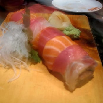 Akari - rainbow roll - Japanese Near Me - London, XGL