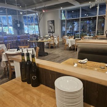Leo's Italian Social - Inside view - Italian Near Me - Charlotte, North Carolina