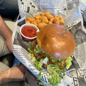 The Brass Tap - Fried chicken breast sandwich - Beer Bar Near Me - Modesto, California The Brass Tap - Fried chicken breast sandwich - Beer Bar Near Me - Modesto, California