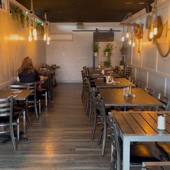 Estimes Cafe - Restaurant - Breakfast & Brunch Near Me - Colonia, New Jersey