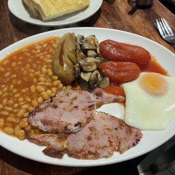 Fernando's - Full english breakfast - American Near Me - London, XGL Fernando's - Full english breakfast - American Near Me - London, XGL