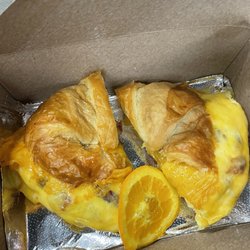 Guru’s - Croissant egg sandwich