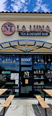 La Luna Tea & Dessert Bar by null
