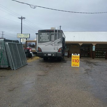 Mobile Veterinary Services - They got a new RV! This is at the Denton D&L on a rainy Saturday. - Veterinarians Near Me - Flower Mound, Texas Mobile Veterinary Services - They got a new RV! This is at the Denton D&L on a rainy Saturday. - Veterinarians Near Me - Flower Mound, Texas