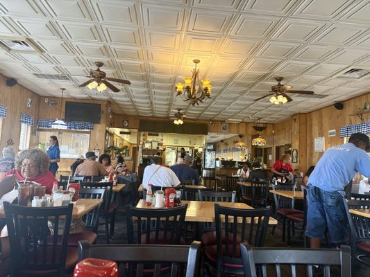 Tommy's Restaurant by null