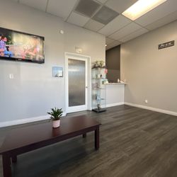 Kuwaye Dental - Waiting Area