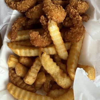 Avery's Maryland Grill - Shrimp and fries - Seafood Near Me - Frederick, Maryland