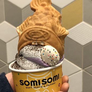 Somisomi - Half a macaron accent - Desserts Near Me - Cupertino, California Somisomi - Half a macaron accent - Desserts Near Me - Cupertino, California