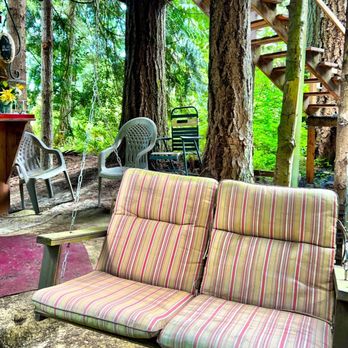 Airbntree At Adams Cove - Swing for two - Vacation Rentals Near Me - Lacey, Washington