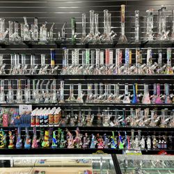 Xotix smoke & vape - Plenty of waterpipes!