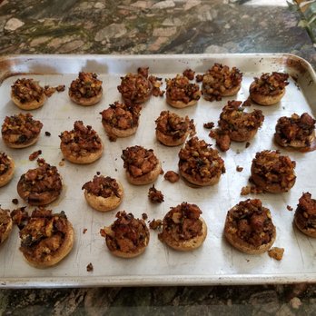 Eatsies - Stuffed mushrooms. (sausage, bread crumbs, herbs and spices) - Cooking Schools Near Me Eatsies - Stuffed mushrooms. (sausage, bread crumbs, herbs and spices) - Cooking Schools Near Me