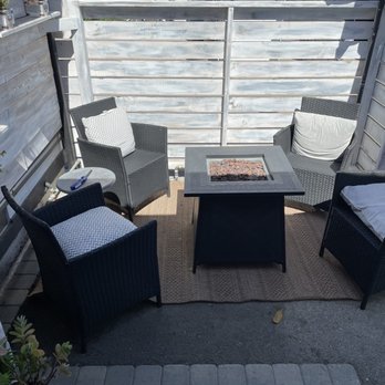 New Haven Inn - Small private patio for room #10 - Hotels Near Me - Solvang, California New Haven Inn - Small private patio for room #10 - Hotels Near Me - Solvang, California