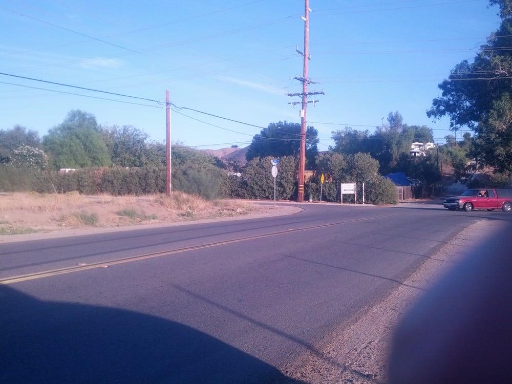 ELSINORE HILLS RV PARK 18860 Dexter Ave, Lake Elsinore, California