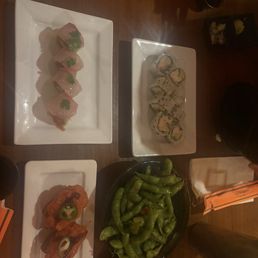 SPICY GARLIC EDAMAME, CRISPY RICE WITH SPICY TUNA(2PCS) SPICY GARLIC EDAMAME, CRISPY RICE WITH SPICY TUNA(2PCS)