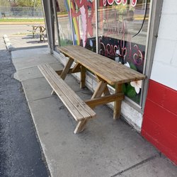 Gumbo 2 Geaux - Half a Picnic Table