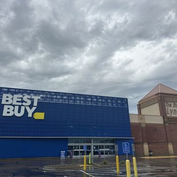Best Buy - Richfield - Outside of the store - Electronics Near Me - Richfield, Minnesota