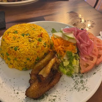 Casa Margaritas - Arroz Mixto Con Pollo, Servido Con Ensalada Y Maduro - Mexican Near Me - Bellerose, New York Casa Margaritas - Arroz Mixto Con Pollo, Servido Con Ensalada Y Maduro - Mexican Near Me - Bellerose, New York