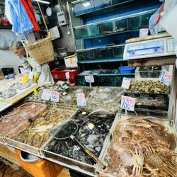 鴨脷洲街市及熟食中心