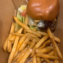 Sario’s Cuisine - Yummy burger
