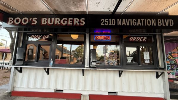Boo’s Burgers by null