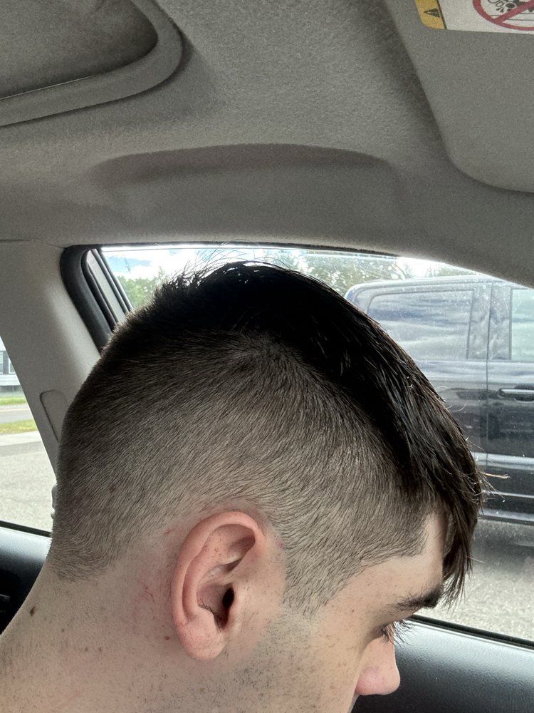 Fernando's Barber Shop Logo