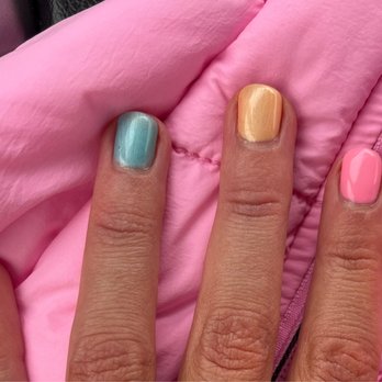 Nails by Lien - Gel Mani (after 1 week) - Nail Technicians Near Me - Capitola, California
