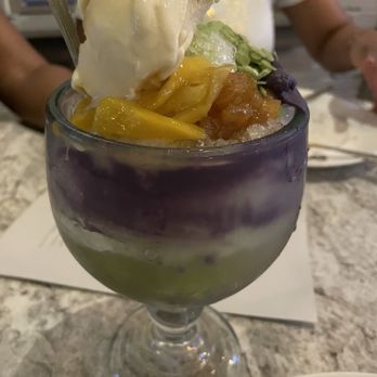 Manileno - Halo halo dessert - Filipino Near Me - St. Louis, Missouri