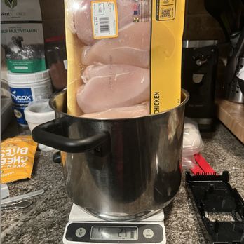 Grocery Outlet - Says it's 7 lbs but it's 4 and change on the scale - Grocery Near Me - Richmond, California Grocery Outlet - Says it's 7 lbs but it's 4 and change on the scale - Grocery Near Me - Richmond, California