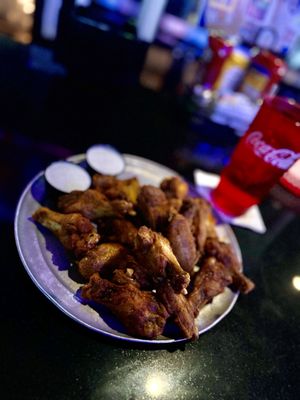 Pluckers Wing Bar by null