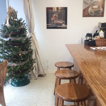 Baker Baker - Very cozy little bakery with minimalist decor - Bakeries Near Me - Gainesville, Florida