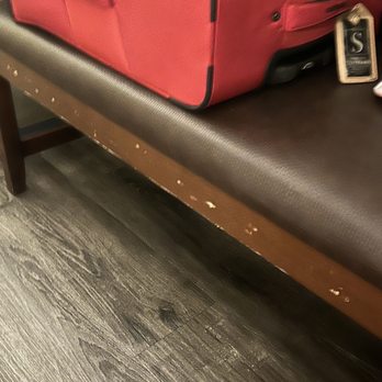 Comfort Suites At the University - Kicked/beat up furniture. - Hotels Near Me - Conway, South Carolina