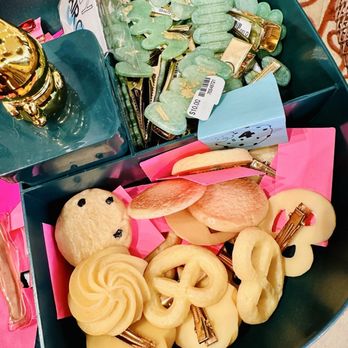 On Waverly - The cute hair clips!!!! - Gift Shops Near Me - San Francisco, California On Waverly - The cute hair clips!!!! - Gift Shops Near Me - San Francisco, California