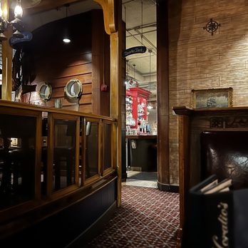 Horatio's - Inside - Seafood Near Me - San Leandro, California