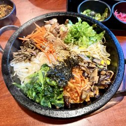 Dolsot Bibimbap (Chicken)