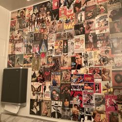 Steve's Bar & Grill - Bathroom decor